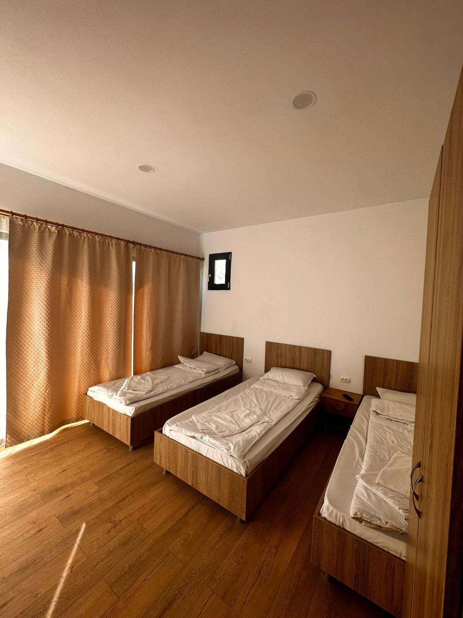 Complex Popas Pacurari Hotel Iasi Eksteriør billede